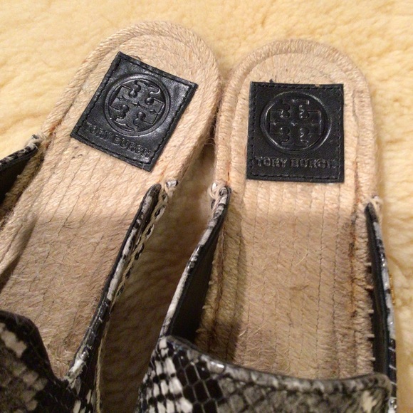 Tory Burch Max snake print espadrille mules - Picture 4 of 11